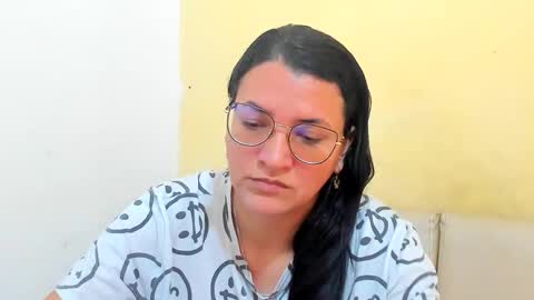 Snapshot of marilyn_garcia chatting on April 2026 03:17:02 PM MARILYN SEXY online show from April 2026 03:17:02 PM