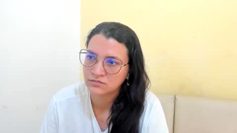 Snapshot of marilyn_garcia chatting on April 2026 04:44:02 PM MARILYN SEXY online show from April 2026 04:44:02 PM