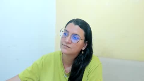 Snapshot of marilyn_garcia chatting on April 2026 07:08:02 PM MARILYN SEXY online show from April 2026 07:08:02 PM
