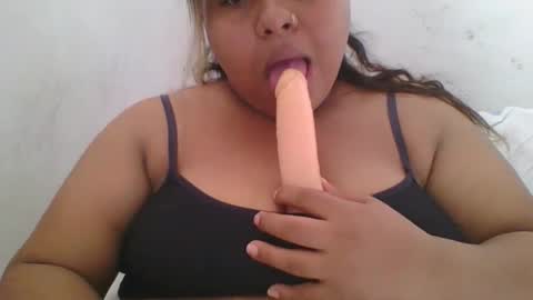 Snapshot of marilyn_porto chatting on April 2026 06:49:02 PM marilyn_porto online show from April 2026 06:49:02 PM