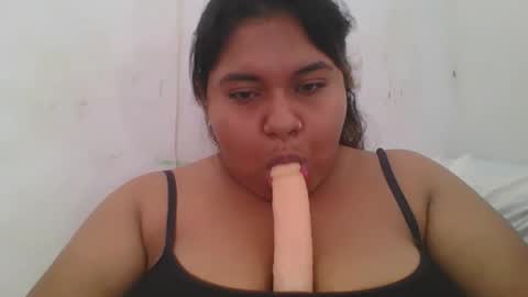 Snapshot of marilyn_porto chatting on April 2026 07:51:02 PM marilyn_porto online show from April 2026 07:51:02 PM