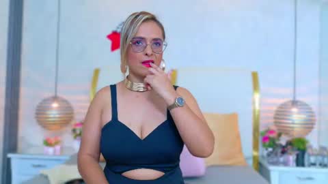 Snapshot of marilynvega77 chatting on June 2026 09:41:02 PM Marilyn Vega online show from June 2026 09:41:02 PM