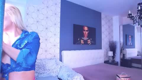 Mary Mais online show from October 2025 07:17:01 AM