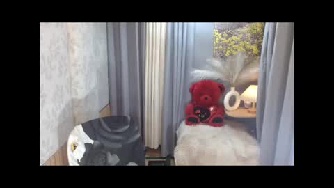 LEAH online show from April 2026 05:03:01 PM