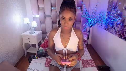 Nathaly online show from December 2025 02:33:01 PM