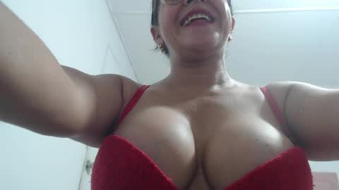 Snapshot of mariska_69 chatting on April 2026 01:16:01 PM mariska_69 online show from April 2026 01:16:01 PM