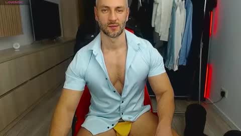 Snapshot of marismuscle chatting on October 2025 07:03:02 PM MarisMuscle online show from October 2025 07:03:02 PM