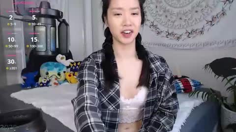 Snapshot of marissapeach chatting on February 2025 02:43:02 PM MarissaPeach online show from February 2025 02:43:02 PM