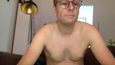 Snapshot of mark32571 chatting on January 2025 08:09:02 AM Little Mark online show from January 2025 08:09:02 AM