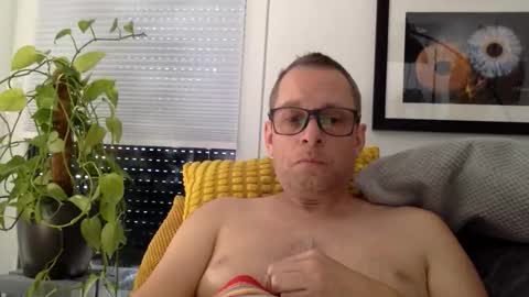 Snapshot of mark32571 chatting on April 2026 08:25:01 AM Little Mark online show from April 2026 08:25:01 AM