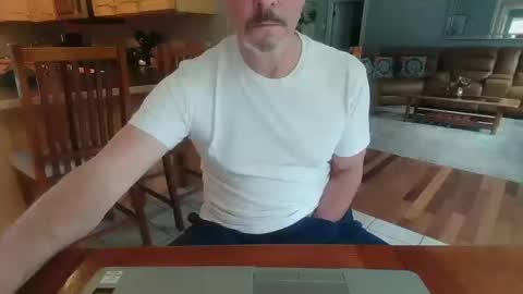 Mark online show from October 2025 06:28:02 PM