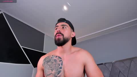 Snapshot of mark_broown_ chatting on December 2024 10:57:02 PM mark_broown_ online show from December 2024 10:57:02 PM