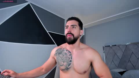 Snapshot of mark_broown_ chatting on January 2025 06:06:01 PM mark_broown_ online show from January 2025 06:06:01 PM