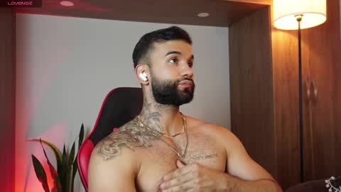 Mark online show from November 2025 10:31:02 PM