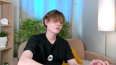 Snapshot of mark_ian_ chatting on April 2026 02:30:01 PM mark_ian_ online show from April 2026 02:30:01 PM