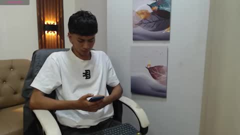 Snapshot of markbowie chatting on October 2025 04:32:01 AM markbowie online show from October 2025 04:32:01 AM