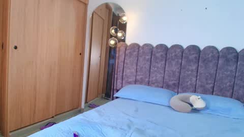 Sebastian online show from November 2025 04:45:02 AM