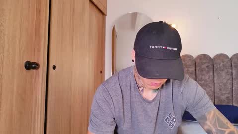 Sebastian online show from December 2025 09:41:02 PM