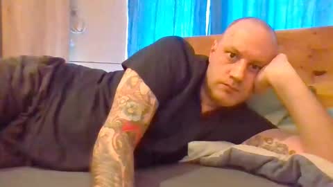 markus_7 online show from April 2026 12:46:02 PM