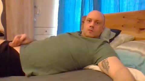 markus_7 online show from April 2026 12:43:01 PM