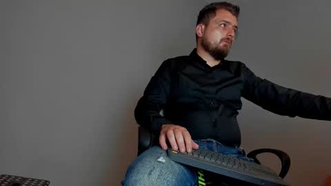 MARK online show from November 2025 05:02:01 PM