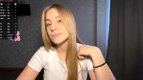 Olivia online show from October 2025 02:23:02 PM