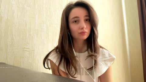 Snapshot of marlenapipes chatting on April 2026 07:45:01 AM Mia online show from April 2026 07:45:01 AM