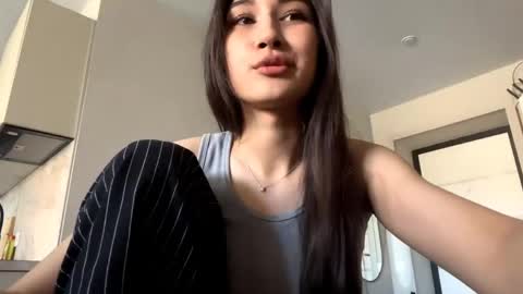Snapshot of marloeber chatting on June 2026 01:25:02 PM Kalli online show from June 2026 01:25:02 PM