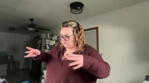 Snapshot of maroon_moon chatting on December 2025 11:32:01 PM maroon_moon online show from December 2025 11:32:01 PM