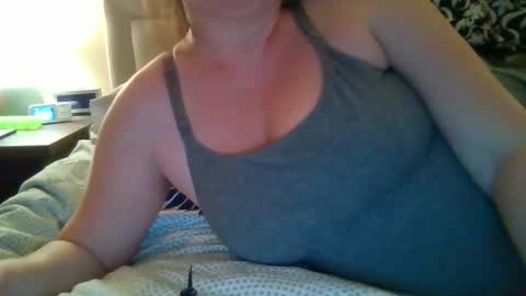 Snapshot of marriedcouple9 chatting on December 2024 03:29:02 AM Jess and Nick online show from December 2024 03:29:02 AM