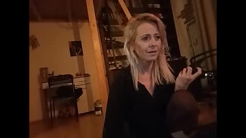 Snapshot of marrygorund chatting on January 2025 03:39:02 AM MaryGoRound online show from January 2025 03:39:02 AM