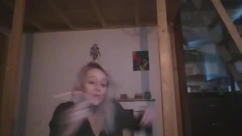 Snapshot of marrygorund chatting on January 2025 09:33:02 AM MaryGoRound online show from January 2025 09:33:02 AM