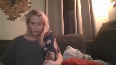 Snapshot of marrygorund chatting on February 2025 02:25:02 AM MaryGoRound online show from February 2025 02:25:02 AM