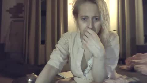 Snapshot of marrygorund chatting on February 2025 03:12:02 AM MaryGoRound online show from February 2025 03:12:02 AM