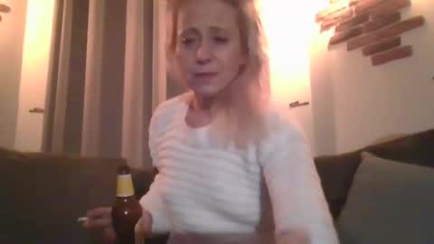 Snapshot of marrygorund chatting on March 2025 01:47:02 AM MaryGoRound online show from March 2025 01:47:02 AM