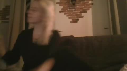 Snapshot of marrygorund chatting on March 2025 12:21:01 AM MaryGoRound online show from March 2025 12:21:01 AM