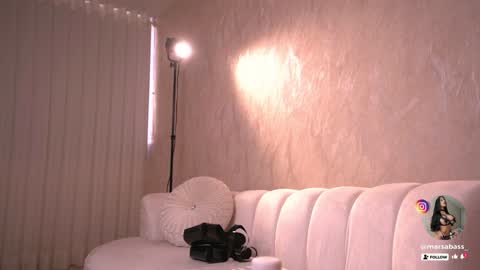     online show from January 2025 10:23:01 PM