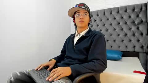 MARSHALL online show from December 2025 01:09:02 PM