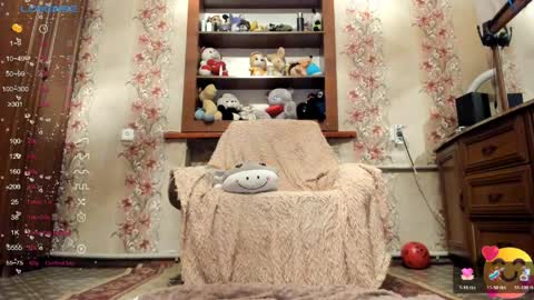 Snapshot of marshmallow_xxx chatting on April 2026 11:24:02 PM Elsa Lovense Lush is active Open Pvt Welcome to the world of pleasure online show from April 2026 11:24:02 PM