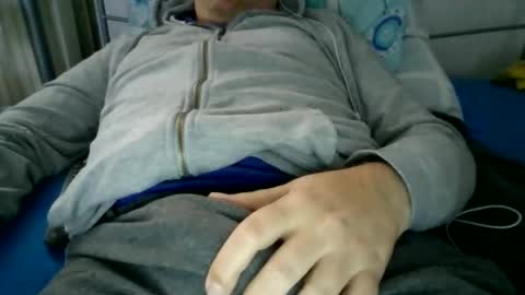 Martin83 online show from November 2025 12:02:02 PM