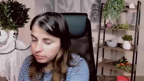 Snapshot of martaedams chatting on November 2025 06:01:01 AM martaedams online show from November 2025 06:01:01 AM