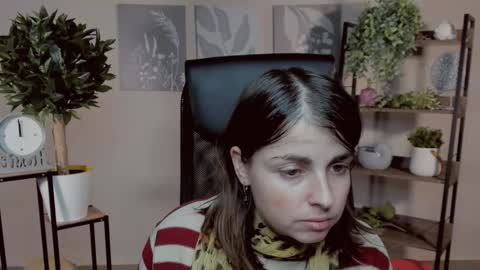 Snapshot of martaedams chatting on November 2025 06:47:02 AM martaedams online show from November 2025 06:47:02 AM