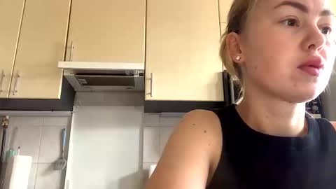 Marta online show from October 2025 07:10:02 AM