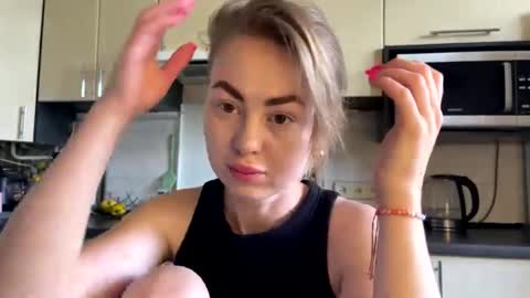 Snapshot of martaluna_ chatting on June 2026 09:51:02 AM Marta online show from June 2026 09:51:02 AM
