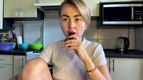 Snapshot of martaluna_ chatting on July 2026 11:47:01 AM Marta online show from July 2026 11:47:01 AM