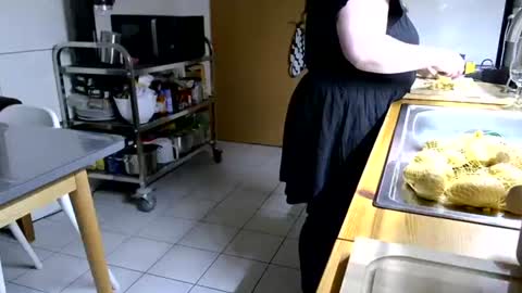 Snapshot of marthabriest chatting on November 2025 06:48:01 AM Martha online show from November 2025 06:48:01 AM