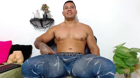 Snapshot of martin_fiit chatting on November 2025 01:26:02 AM Martin instagrammartinfiit online show from November 2025 01:26:02 AM