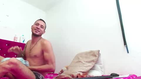 martin_smith20 online show from December 2025 04:37:02 PM