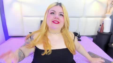 Snapshot of martina_armos chatting on April 2026 02:11:02 PM Martina online show from April 2026 02:11:02 PM