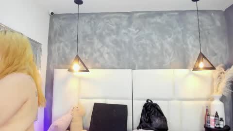 Snapshot of martina_armos chatting on April 2026 12:10:01 PM Martina online show from April 2026 12:10:01 PM